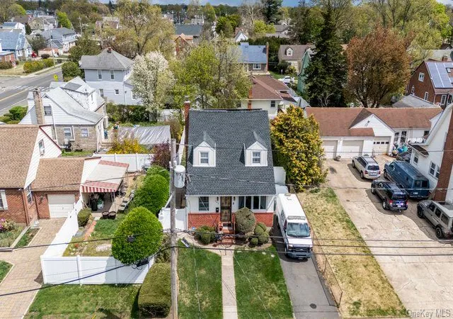 Photo 2 of Single family home for sale at 283 Hawthorne Ave, Uniondale, NY 11553 | MLS# 988998 | Listing updated on 2026-09-12