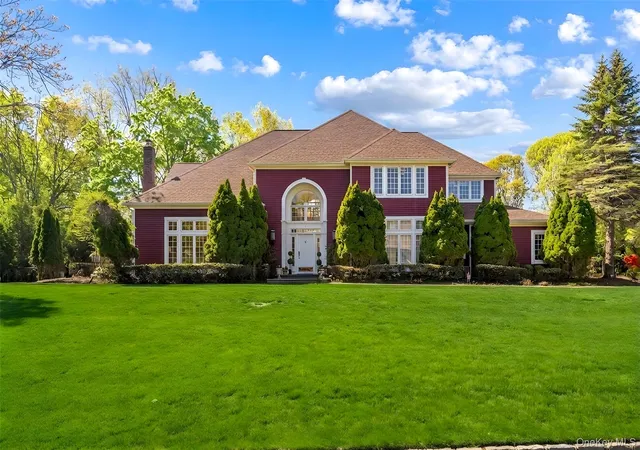 Photo 1 of Mansion for sale at 8 China Ln, Brookhaven, NY 11733 | MLS# 989027 | Listing updated on 2026-09-12