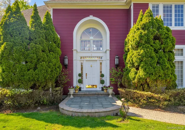 Photo 3 of Mansion for sale at 8 China Ln, Brookhaven, NY 11733 | MLS# 989027 | Listing updated on 2026-09-12