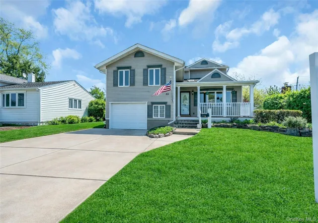 Photo 1 of Single family home for sale at 35 Peachtree Ln, Oyster Bay, NY 11801 | MLS# 990344 | Listing updated on 2026-09-14