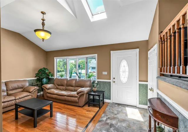 Photo 3 of Single family home for sale at 35 Peachtree Ln, Oyster Bay, NY 11801 | MLS# 990344 | Listing updated on 2026-09-14