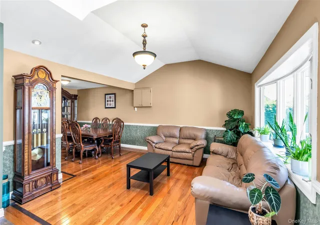 Photo 3 of Single family home for sale at 35 Peachtree Ln, Oyster Bay, NY 11801 | MLS# 990344 | Listing updated on 2026-09-14