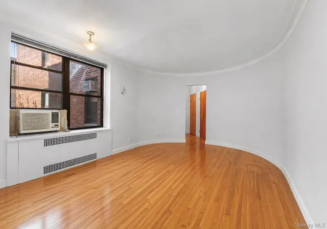 Photo 3 of Condo for sale at 290 6th Avenue #4E, New York, NY 10014 | MLS# 990370 | Listing updated on 2026-09-13