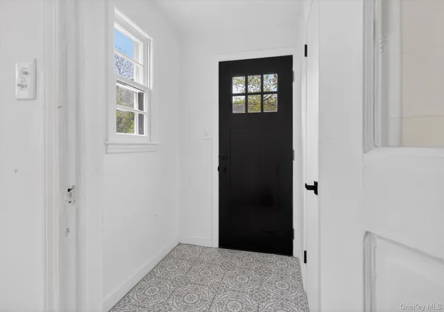 Photo 2 of Single family home for sale at 14 Roslyn St, Ellenville, NY 12428 | MLS# 990492 | Listing updated on 2026-09-12