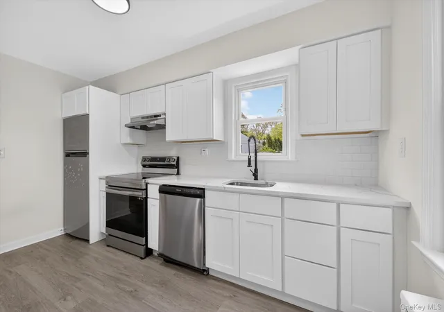 Photo 3 of Single family home for sale at 14 Roslyn St, Ellenville, NY 12428 | MLS# 990492 | Listing updated on 2026-09-12
