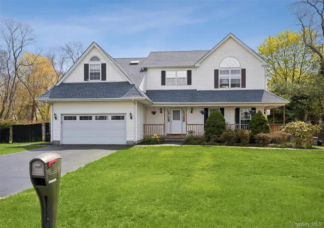 Photo 1 of Single family home for sale at 17 Egret Way, Brookhaven, NY 11934 | MLS# 990698 | Listing updated on 2026-09-12