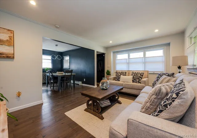Photo 3 of Sale Pending at 614 Franklin Blvd, Long Beach, NY 11561 | MLS# 991274 | Listing updated on 2026-09-10