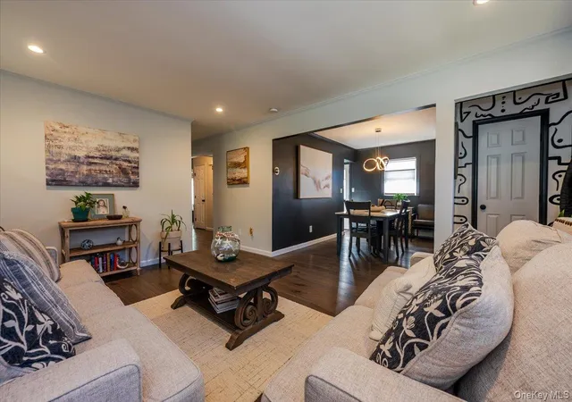 Photo 4 of Sale Pending at 614 Franklin Blvd, Long Beach, NY 11561 | MLS# 991274 | Listing updated on 2026-09-10