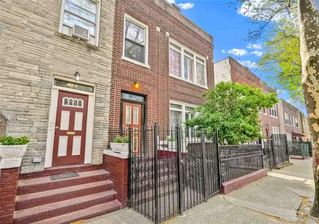 Photo 3 of Sale Pending at 1188 Grant Ave, Bronx, NY 10456 | MLS# 991532 | Listing updated on 2026-09-11