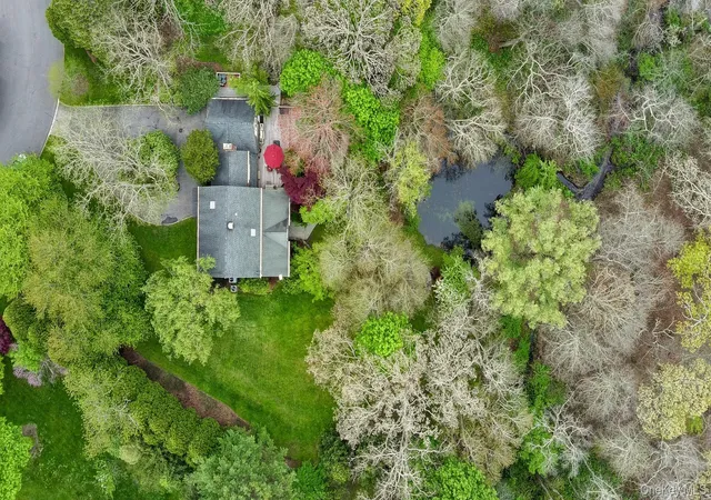 Photo 3 of Single family home for sale at 6 Prairie Ln, Brookhaven, NY 11719 | MLS# 993302 | Listing updated on 2026-10-03