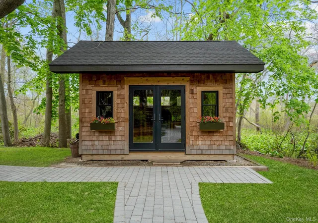 Photo 3 of Single family home for sale at 6 Prairie Ln, Brookhaven, NY 11719 | MLS# 993302 | Listing updated on 2026-10-03