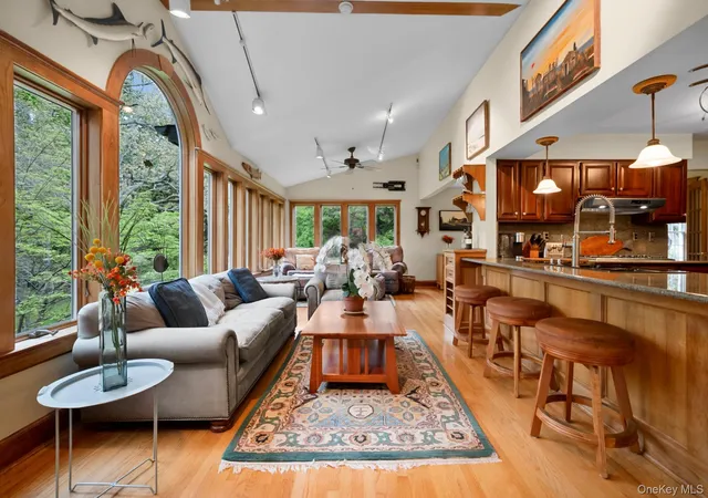 Photo 4 of Single family home for sale at 6 Prairie Ln, Brookhaven, NY 11719 | MLS# 993302 | Listing updated on 2026-10-03