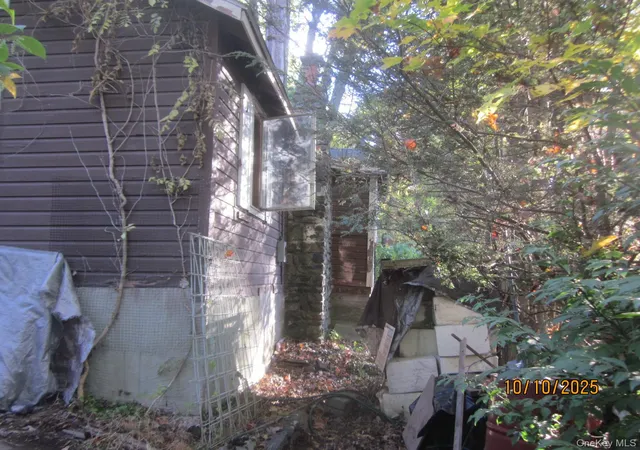 Photo 3 of Single family home for sale at 11 Woodland Cir S, Monroe, NY 10950 | MLS# 993793 | Listing updated on 2026-09-11