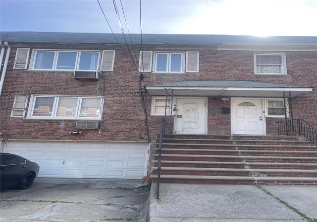 Photo 3 of Single family home for sale at 84 21 126th Street, Kew Gardens, NY 11415 | MLS# 994154 | Listing updated on 2026-09-14