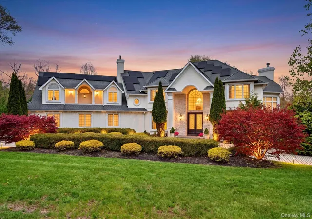 Photo 2 of Mansion for sale at 23 Greenwich Ave, Woodbury, NY 10917 | MLS# 994262 | Listing updated on 2026-09-09