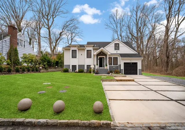 Photo 1 of Single family home for sale at 2 Hewlett Pl, North Hempstead, NY 11024 | MLS# 994510 | Listing updated on 2026-09-14