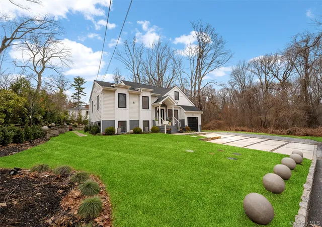 Photo 2 of Single family home for sale at 2 Hewlett Pl, North Hempstead, NY 11024 | MLS# 994510 | Listing updated on 2026-09-14