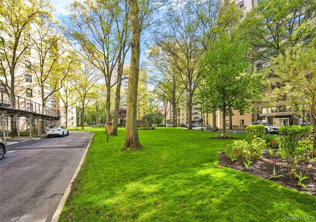 Photo 2 of Condo for sale at 3 Fordham Hl Oval #1F, Bronx, NY 10468 | MLS# 995386 | Listing updated on 2026-09-09