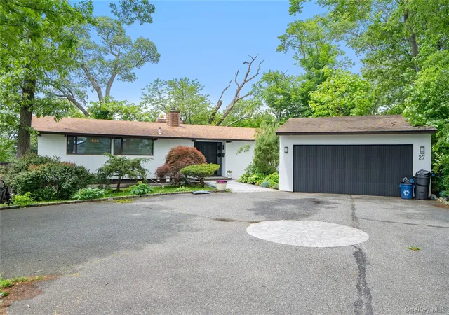 Photo 2 of Single family home for sale at 27 Parkway Dr, North Hempstead, NY 11577 | MLS# 995750 | Listing updated on 2026-09-13