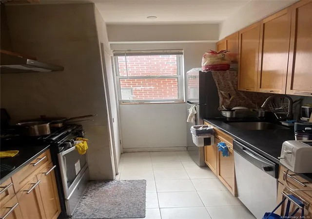 Photo 4 of Condo for sale at 71-28 163rd Street #3B, New York, NY 11365 | MLS# 996019 | Listing updated on 2026-09-13