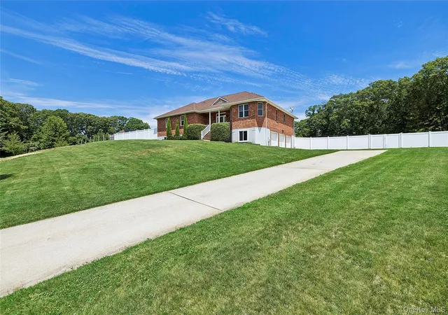 Photo 2 of Single family home for sale at 52 Mastro Rd, Riverhead, NY 11933 | MLS# 996681 | Listing updated on 2026-09-12