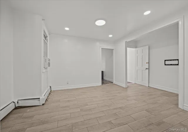 Listing Photo 5 - Condo for sale in building located at 1311 Balcom Ave, New York, NY 10461