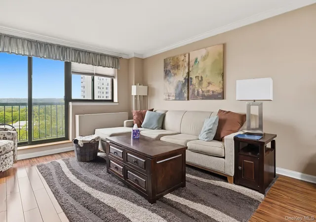 Listing Photo 3 - Condo for sale in building located at 3220 Fairfield Ave, New York, NY 10463 - Unit #9A