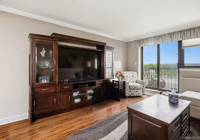 Listing Photo 4 - Condo for sale in building located at 3220 Fairfield Ave, New York, NY 10463 - Unit #9A
