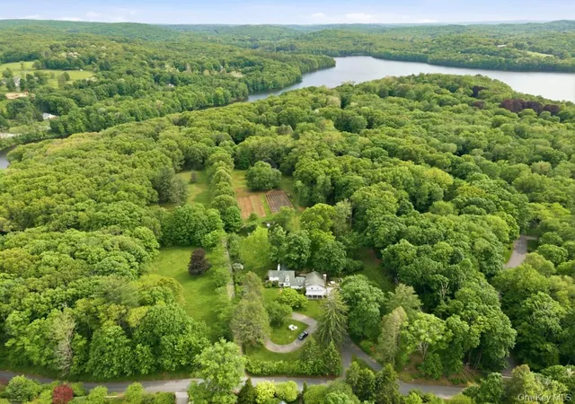 Photo 1 of Single family home for sale at 3 Old Shop Rd, Cross River, NY 10518 | MLS# 998526 | Listing updated on 2026-09-15