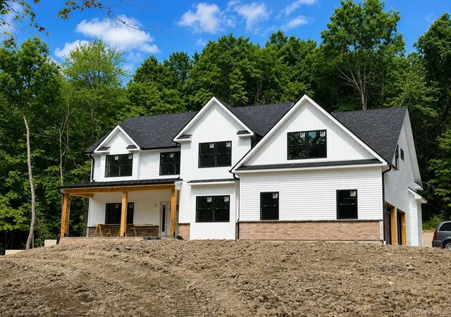 Photo 1 of Sale Pending at 5 Broadlea Rd, Goshen, NY 10924 | MLS# 999292 | Listing updated on 2026-09-11
