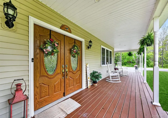 Photo 2 of Single family home for sale at 5 Decker Dr, Middletown, NY 10940 | MLS# 999526 | Listing updated on 2026-09-28