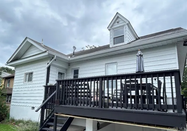 Photo 3 of Single family home for sale at 324 Hayward Ave, Mount Vernon, NY 10552 | MLS# 999950 | Listing updated on 2026-09-13