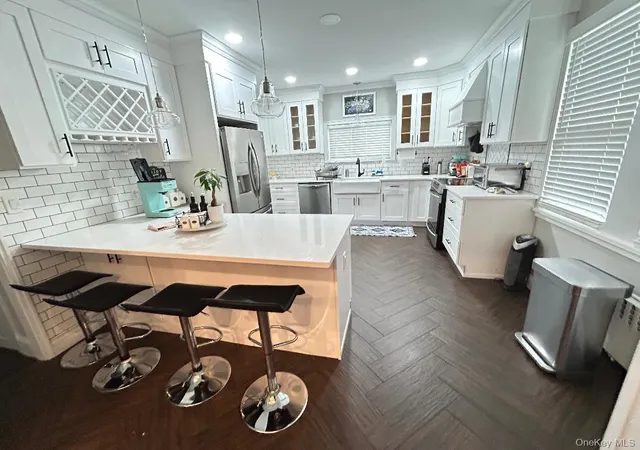 Photo 4 of Single family home for sale at 324 Hayward Ave, Mount Vernon, NY 10552 | MLS# 999950 | Listing updated on 2026-09-13