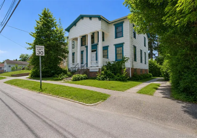 Photo 2 of Single family home for sale at 2 Highland Ave, Mount Hope, NY 10963 | MLS# 1000315 | Listing updated on 2026-09-12