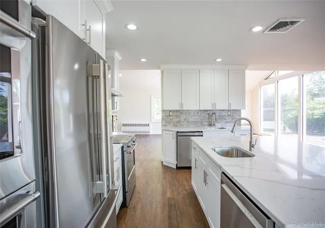 Photo 4 of Single family home for sale at 988 Westwood Rd, Woodmere, NY 11598 | MLS# 1000413 | Listing updated on 2026-09-11