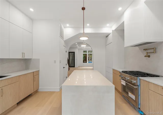 Listing Photo 4 - Condo for sale in building located at 408 Bainbridge St, New York, NY 11233
