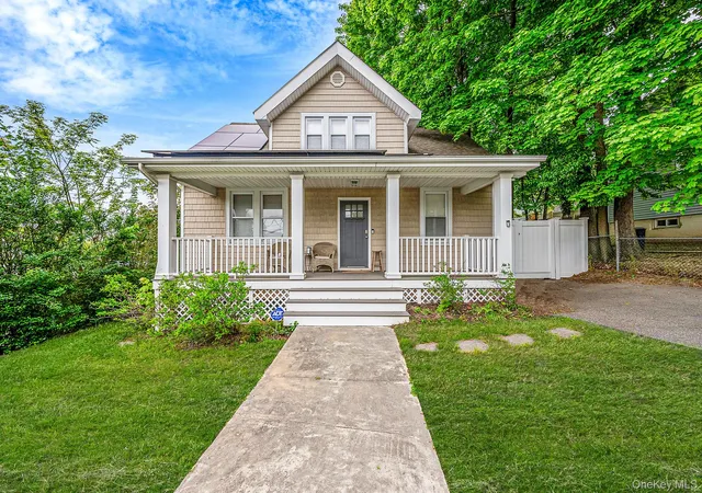Photo 2 of Single family home for sale at 15 Northridge St, Huntington Station, NY 11746 | MLS# 1000743 | Listing updated on 2026-09-15