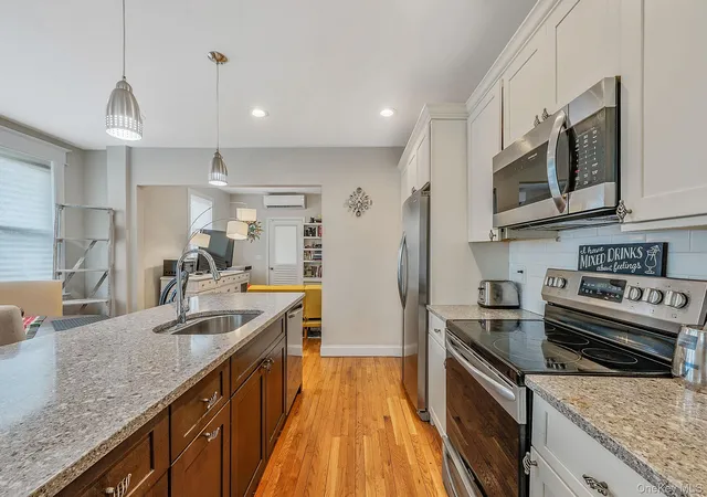 Photo 4 of Single family home for sale at 15 Northridge St, Huntington Station, NY 11746 | MLS# 1000743 | Listing updated on 2026-09-15