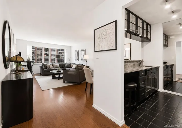 Photo 2 of House for sale at 300 E 59th Street #1903, New York, NY 10022 | MLS# 1001076 | Listing updated on 2026-09-13