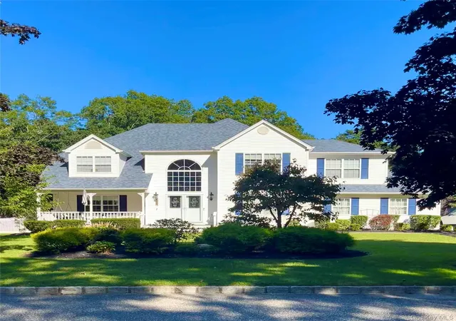 Photo 1 of Single family home for sale at 15 Silas Woods Rd, Manorville, NY 11949 | MLS# 1001375 | Listing updated on 2026-09-17