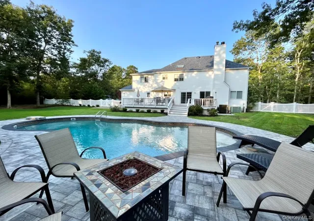 Photo 4 of Single family home for sale at 15 Silas Woods Rd, Manorville, NY 11949 | MLS# 1001375 | Listing updated on 2026-09-17