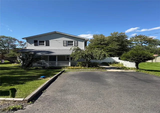 Photo 1 of Single family home for sale at 18 Sunset Trl, Pine Bush, NY 12566 | MLS# 1002072 | Listing updated on 2026-09-10