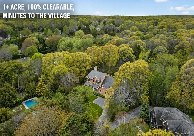 Photo 2 of Single family home for sale at 9 Briarsweet Ln, East Hampton, NY 11937 | MLS# 1002247 | Listing updated on 2026-09-15