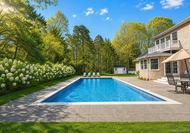 Photo 3 of Single family home for sale at 9 Briarsweet Ln, East Hampton, NY 11937 | MLS# 1002247 | Listing updated on 2026-09-15