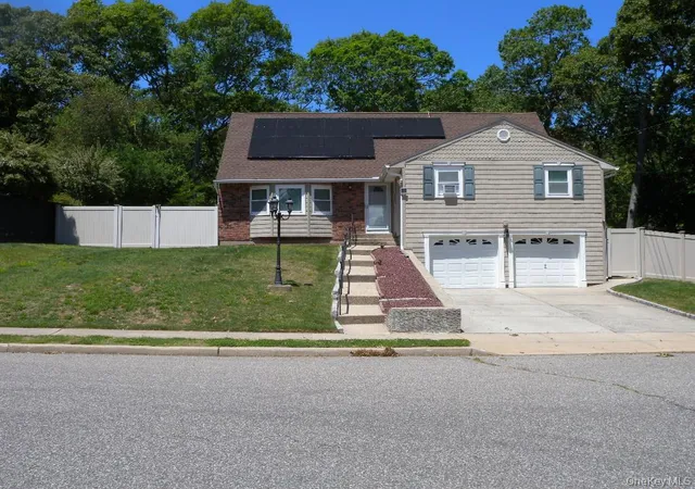 Photo 1 of Sale Pending at 43 Washington Hts St, Brookhaven, NY 11784 | MLS# 1002269 | Listing updated on 2026-09-11