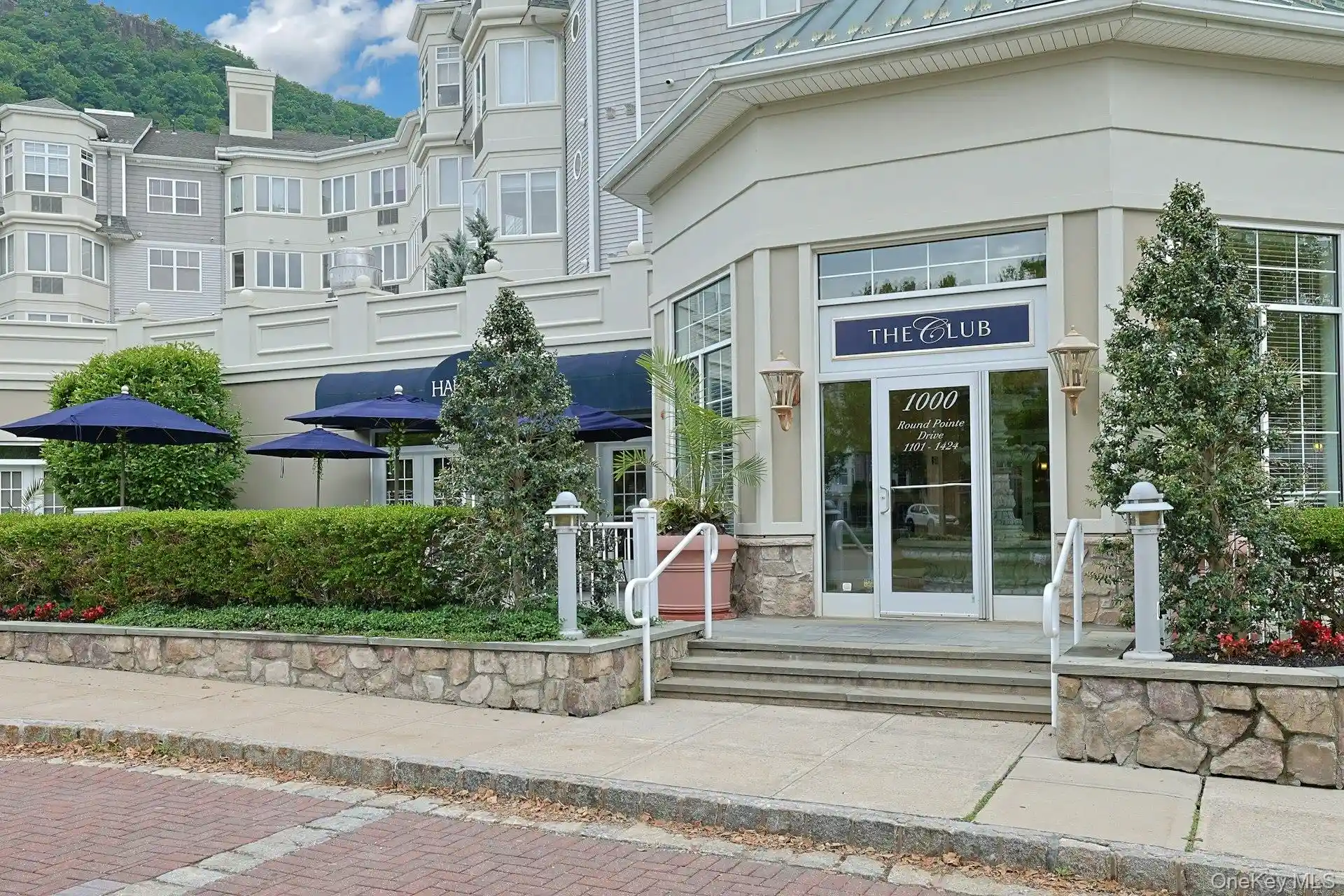Listing Photo 2 - Condo for sale in 1310 Round Pointe Dr located at 1310 Round Pointe Dr, Haverstraw, NY 10927 - Unit 1310 Round Pointe Dr