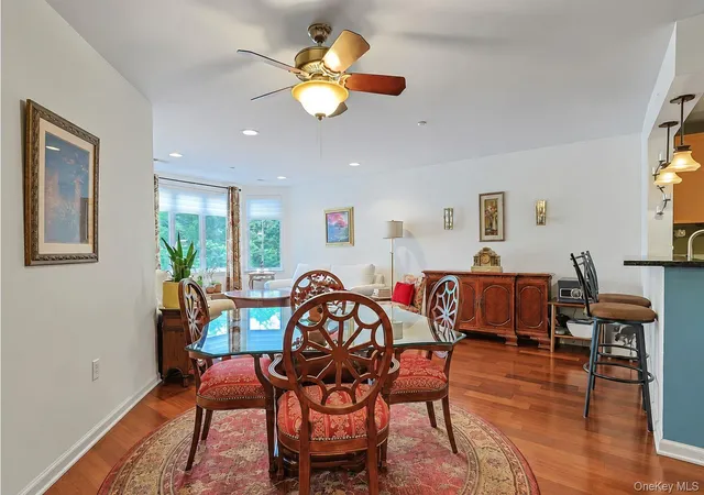 Listing Photo 5 - Condo for sale in building located at 1310 Round Pointe Dr, Haverstraw, NY 10927