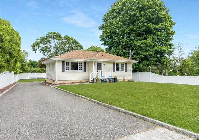 Photo 2 of Single family home for sale at 315 Wicks Rd, New Suffolk, NY 11956 | MLS# 1003057 | Listing updated on 2026-10-07