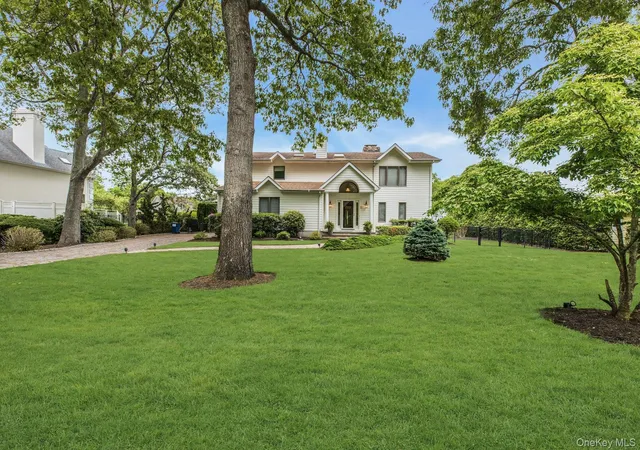 Photo 3 of Single family home for sale at 6 Ml Pond Rd, Hampton Bays, NY 11946 | MLS# 1003586 | Listing updated on 2026-09-12