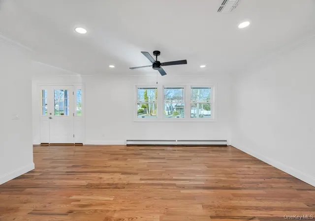Photo 4 of Sale Pending at 508 Starlight Dr, Brookhaven, NY 11967 | MLS# 1003850 | Listing updated on 2026-09-23
